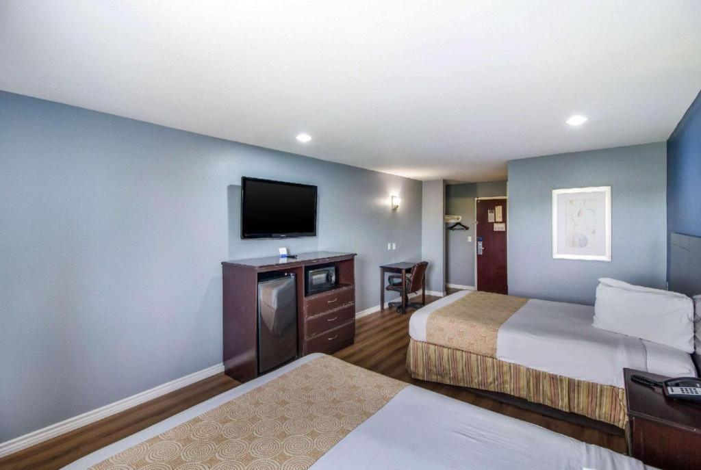 Rodeway Inn & Suites Port Arthur - Groves Exterior photo